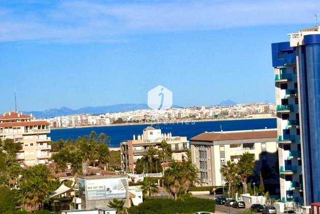 Resale - Apartment / flat -
Torrevieja - Punta prima