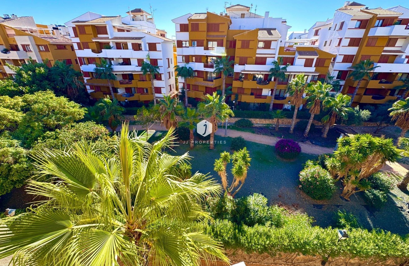 Resale - Apartment / flat -
Torrevieja - Punta prima