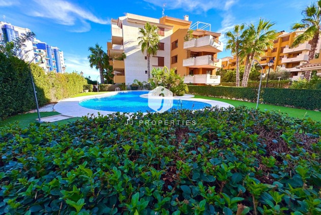 Resale - Apartment / flat -
Torrevieja - Punta prima