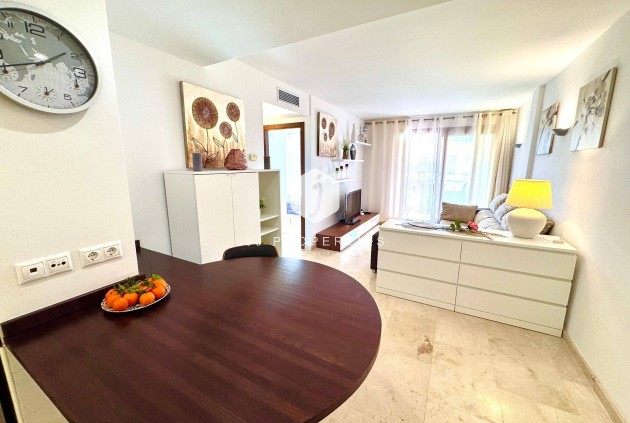 Resale - Apartment / flat -
Torrevieja - Punta prima