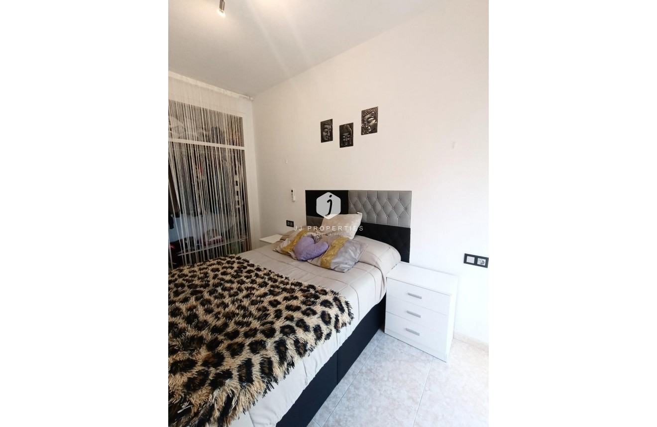 Resale - Chalet -
Torrevieja - Torretas