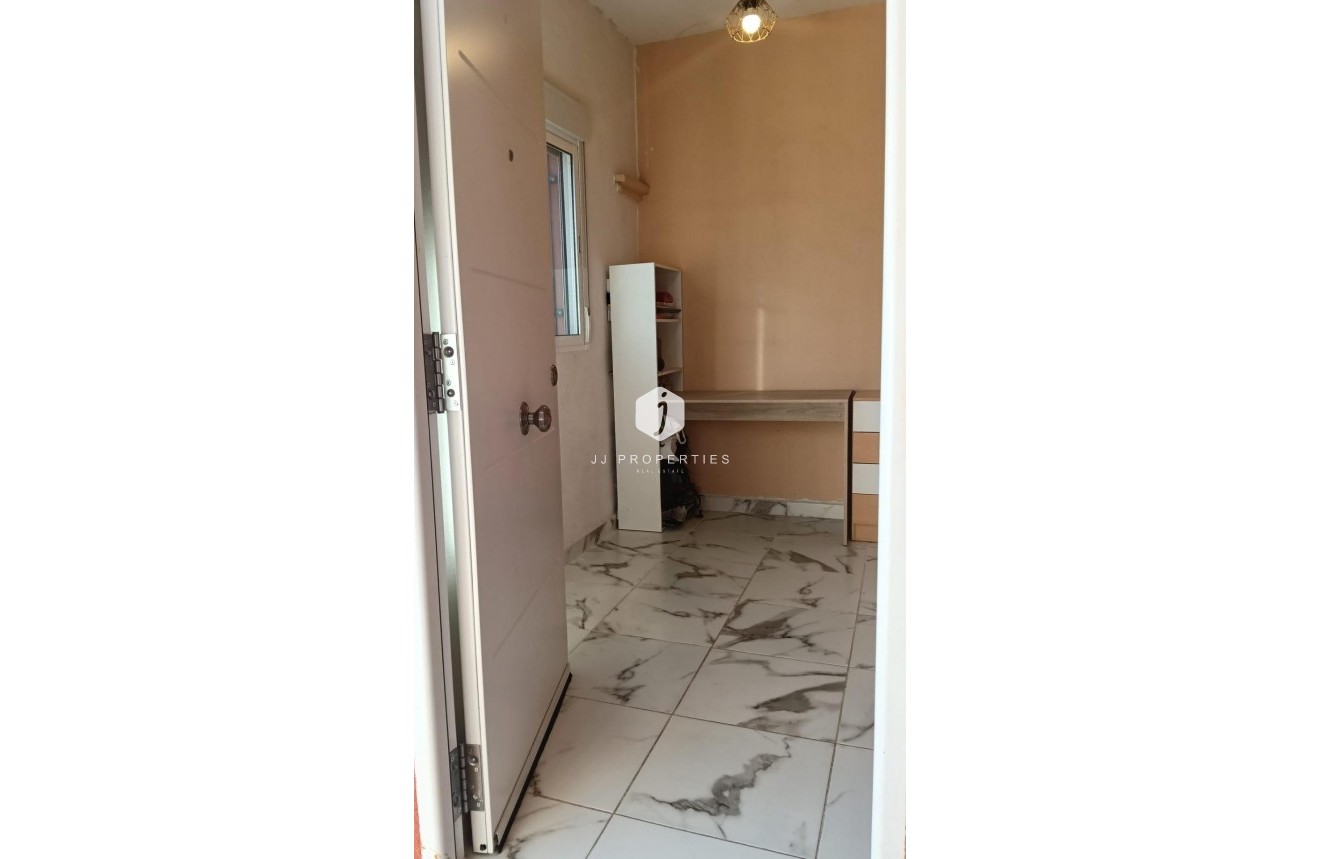 Resale - Chalet -
Torrevieja - Torretas