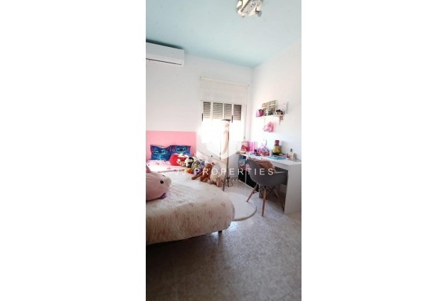 Resale - Chalet -
Torrevieja - Torretas