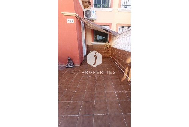 Resale - Chalet -
Torrevieja - Torretas