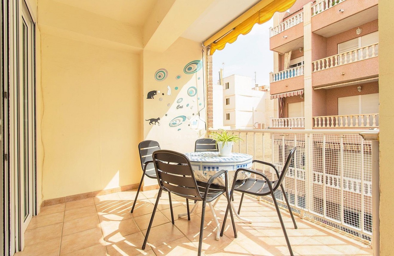 Resale - Apartment / flat -
Torrevieja - Playa del Cura