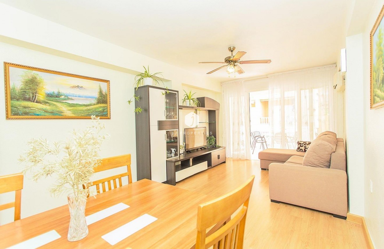 Resale - Apartment / flat -
Torrevieja - Playa del Cura