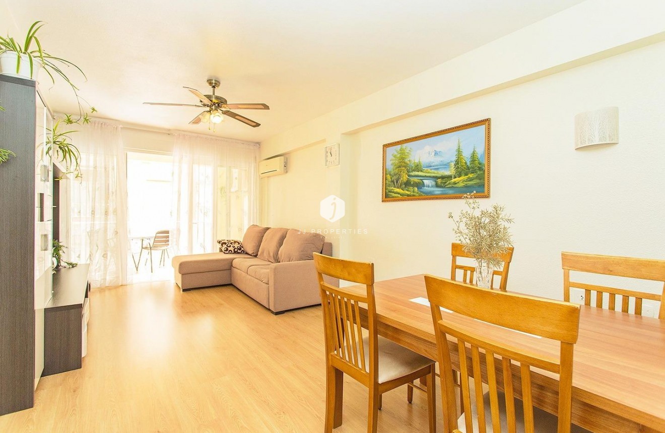 Resale - Apartment / flat -
Torrevieja - Playa del Cura