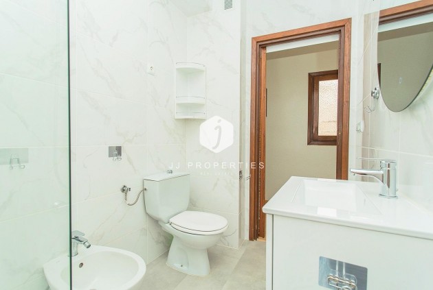 Resale - Apartment / flat -
Torrevieja - Playa del Cura