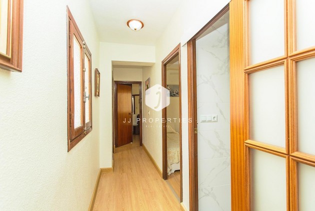 Resale - Apartment / flat -
Torrevieja - Playa del Cura