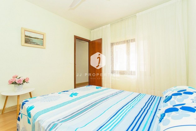 Resale - Apartment / flat -
Torrevieja - Playa del Cura