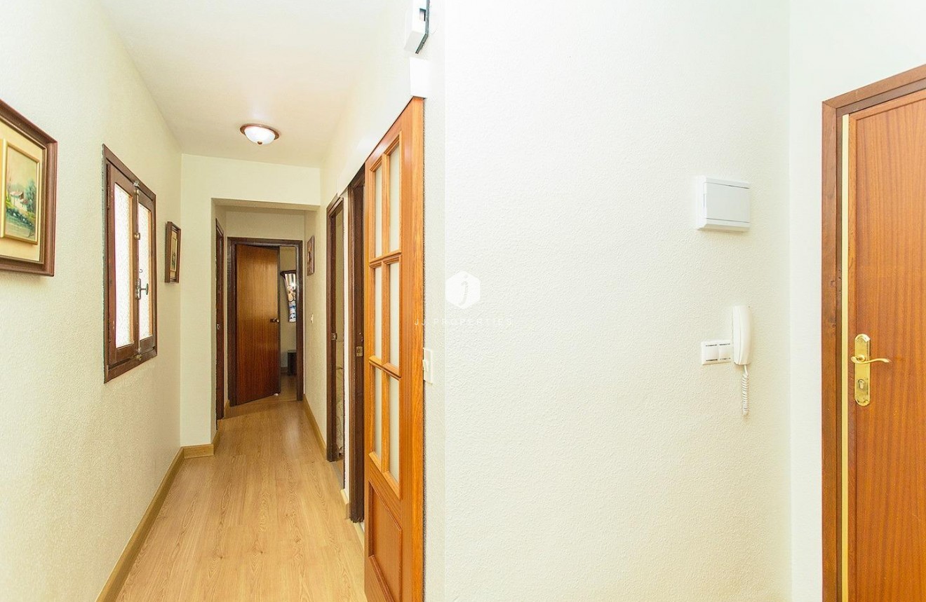 Resale - Apartment / flat -
Torrevieja - Playa del Cura