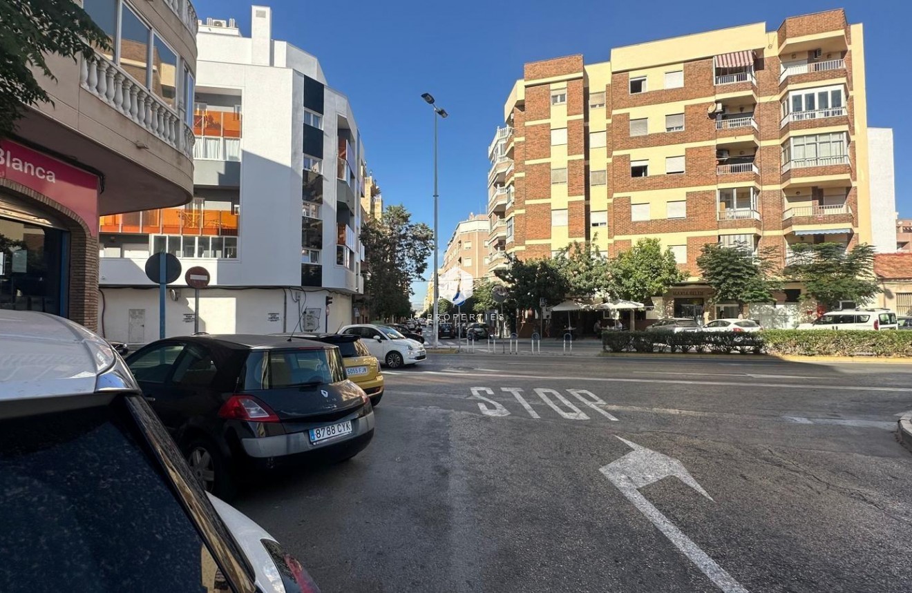 Resale - Apartment / flat -
Torrevieja