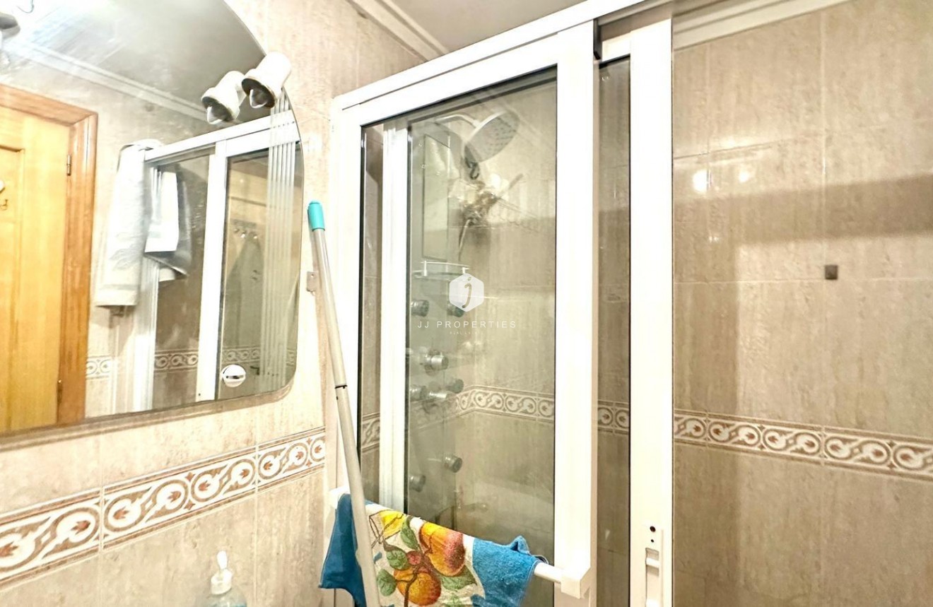 Resale - Apartment / flat -
Torrevieja