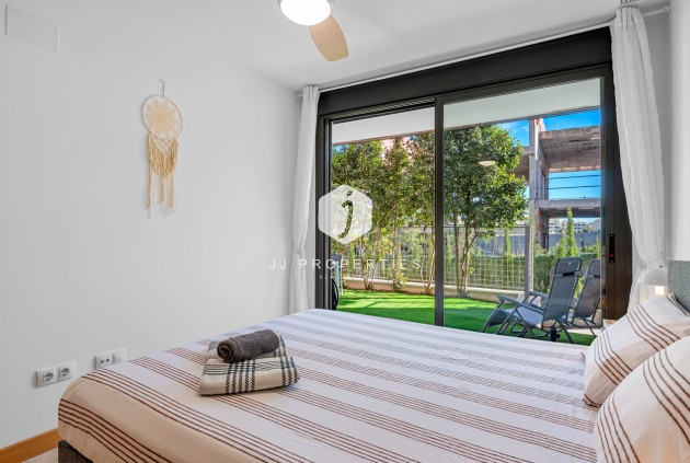 Resale - Apartment / flat -
Campoamor - Costa Blanca