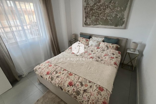 Resale - Apartment / flat -
Torrevieja - Zona Los Frutales