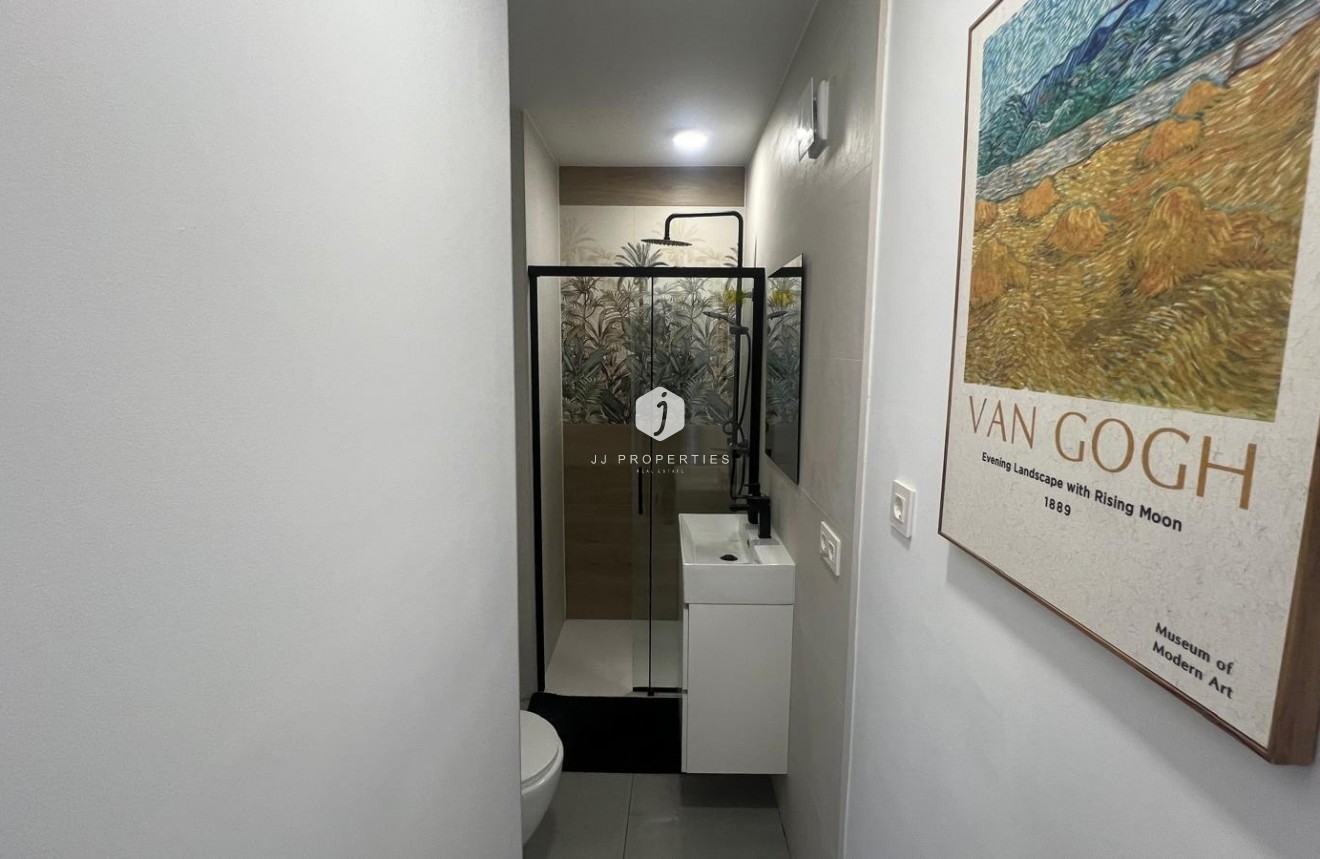 Resale - Apartment / flat -
Torrevieja - Zona Los Frutales