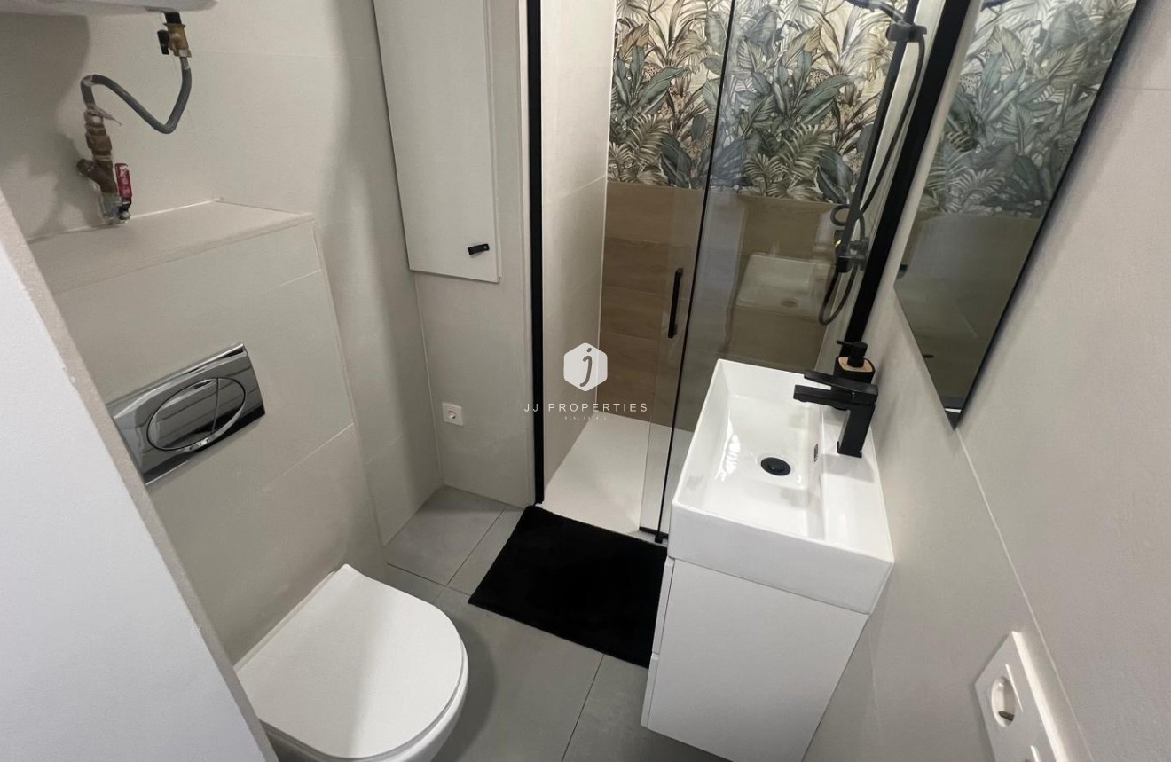 Resale - Apartment / flat -
Torrevieja - Zona Los Frutales