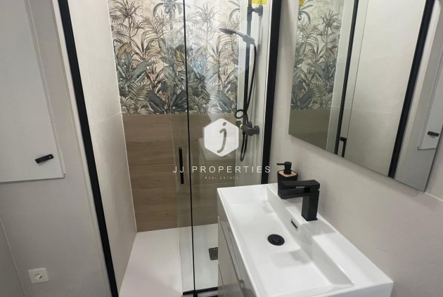 Resale - Apartment / flat -
Torrevieja - Zona Los Frutales