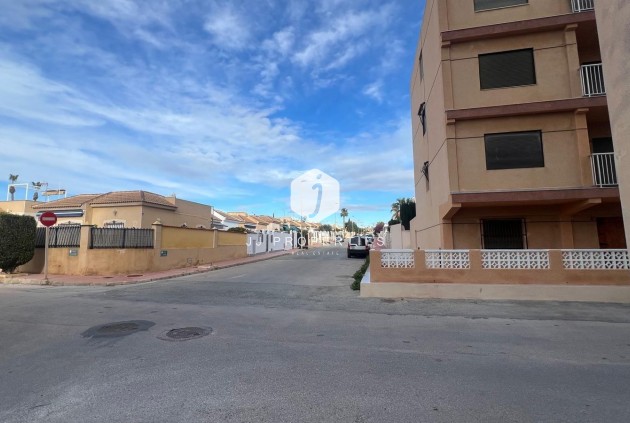 Resale - Apartment / flat -
Torrevieja - Zona Los Frutales