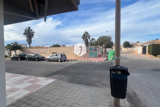 Resale - Apartment / flat -
Torrevieja - Zona Los Frutales
