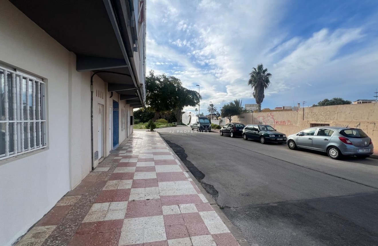Resale - Apartment / flat -
Torrevieja - Zona Los Frutales