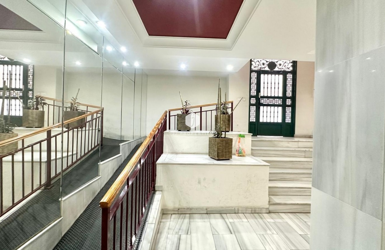 Resale - Apartment / flat -
Torrevieja - Centro