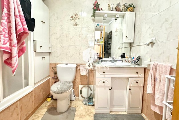 Resale - Apartment / flat -
Torrevieja - Centro