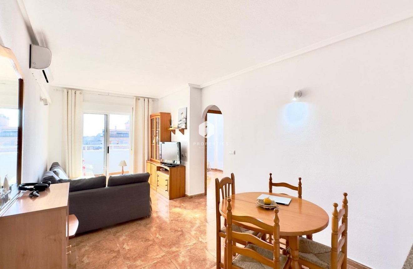 Resale - Apartment / flat -
Torrevieja - Centro