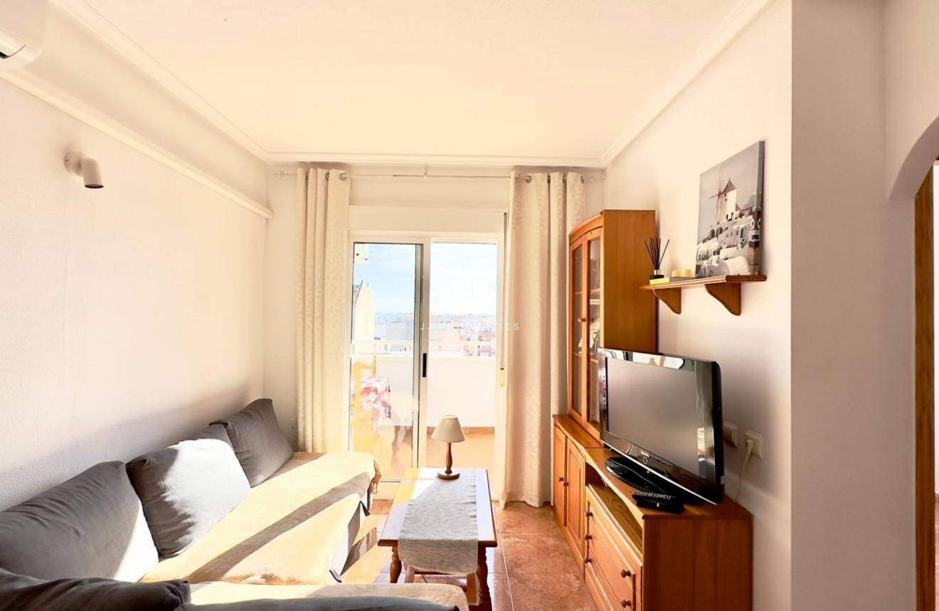 Resale - Apartment / flat -
Torrevieja - Centro