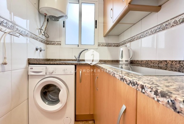 Resale - Apartment / flat -
Torrevieja - Centro