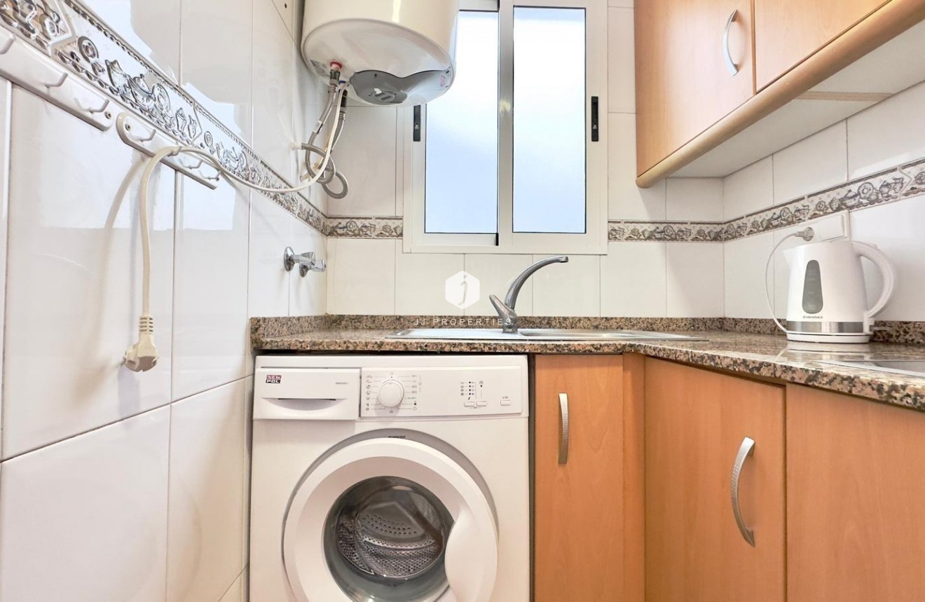 Resale - Apartment / flat -
Torrevieja - Centro