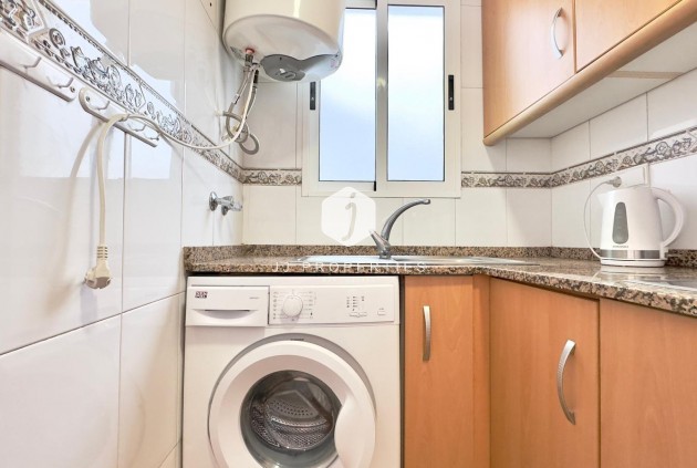 Resale - Apartment / flat -
Torrevieja - Centro