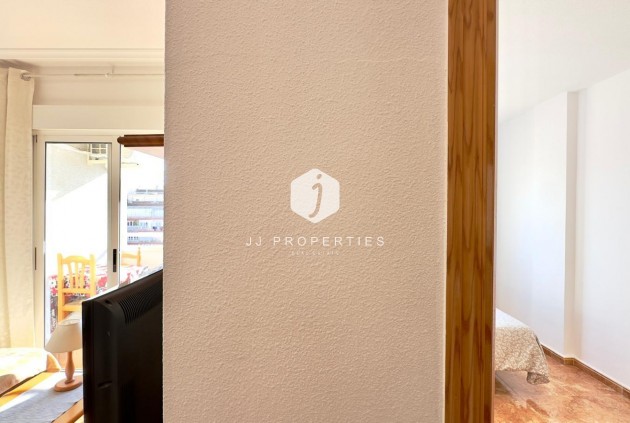 Resale - Apartment / flat -
Torrevieja - Centro