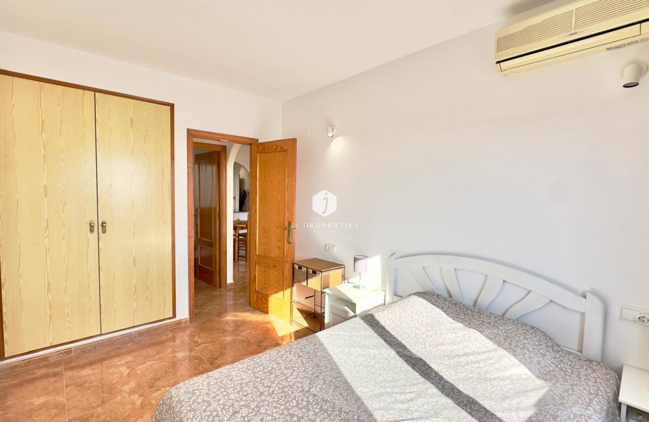 Resale - Apartment / flat -
Torrevieja - Centro