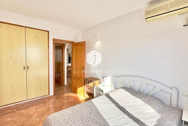 Resale - Apartment / flat -
Torrevieja - Centro
