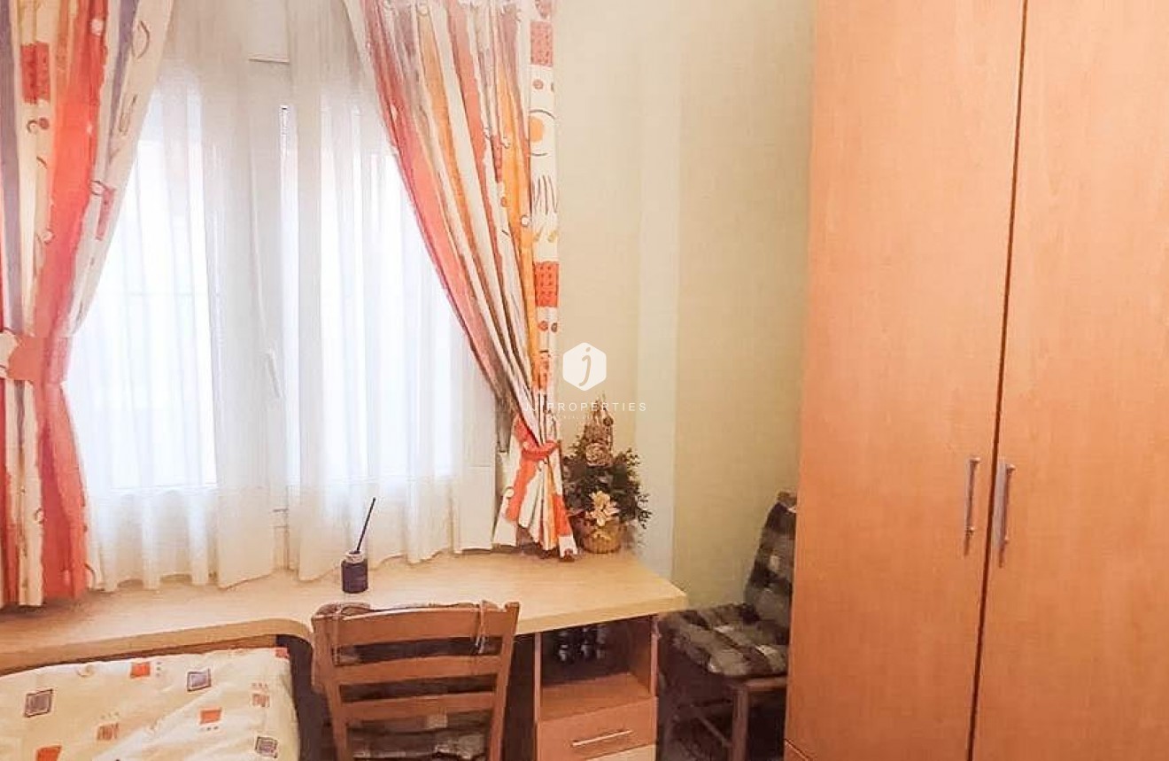 Resale - Chalet -
Torrevieja - Los altos