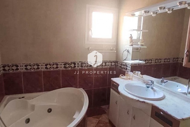 Resale - Chalet -
Torrevieja - Los altos