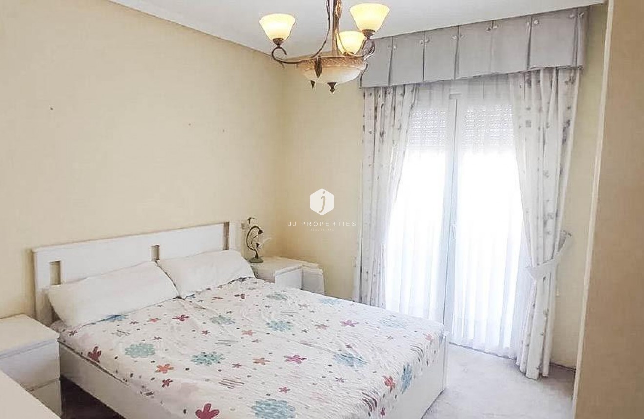 Resale - Chalet -
Torrevieja - Los altos