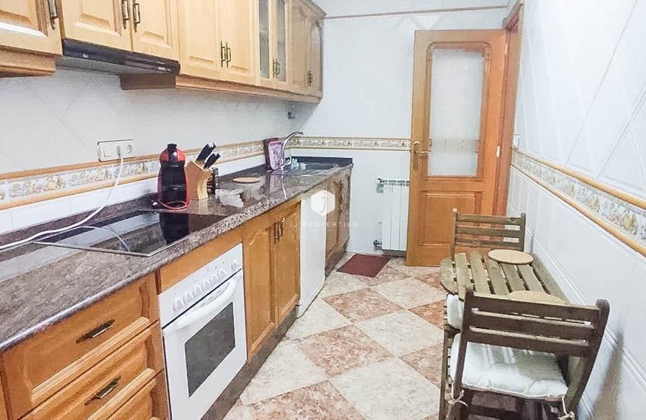 Resale - Chalet -
Torrevieja - Los altos