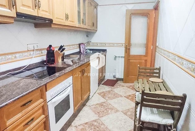 Resale - Chalet -
Torrevieja - Los altos