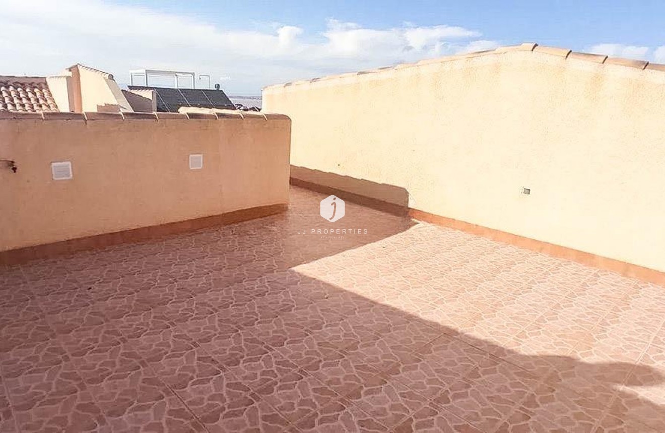 Resale - Chalet -
Torrevieja - Los altos