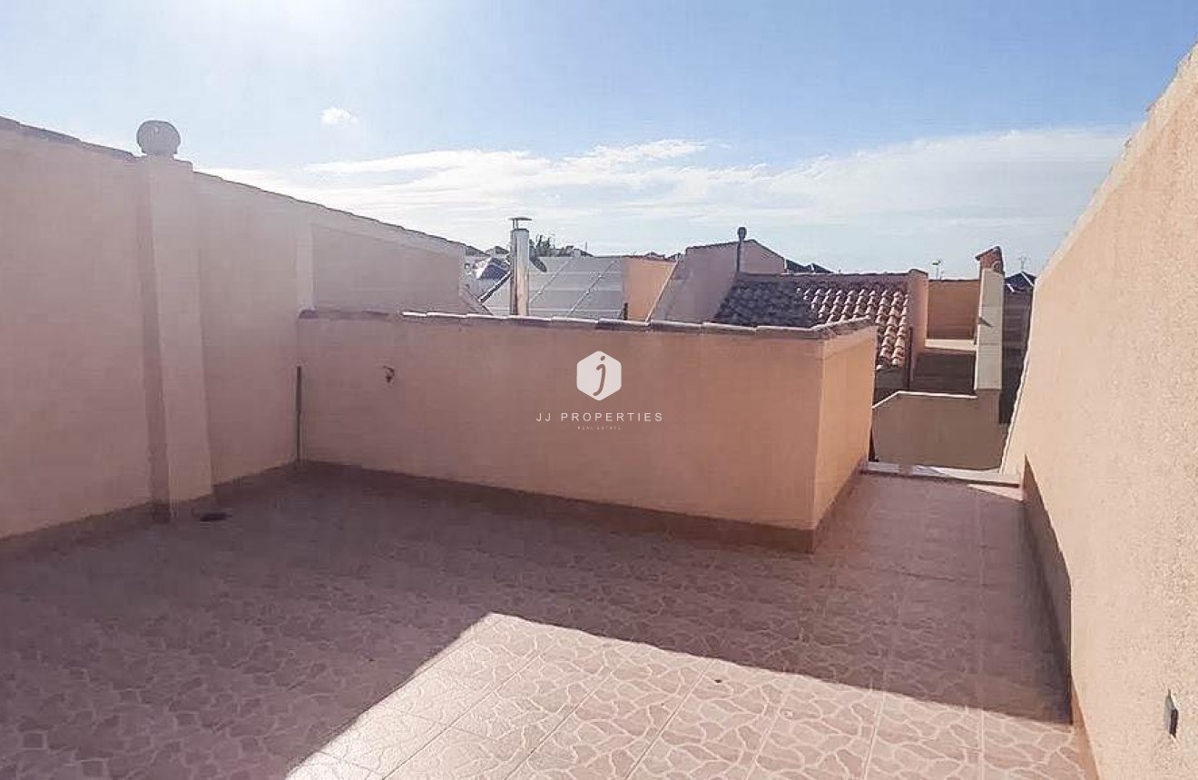 Resale - Chalet -
Torrevieja - Los altos