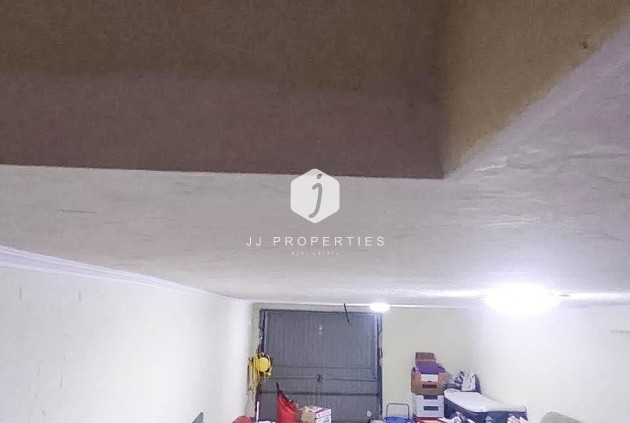 Resale - Chalet -
Torrevieja - Los altos