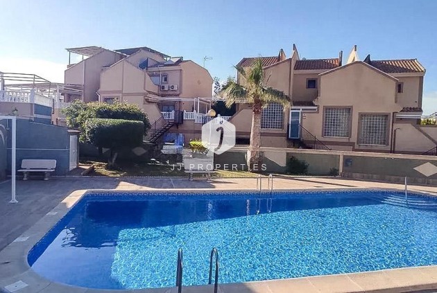 Resale - Chalet -
Torrevieja - Los altos