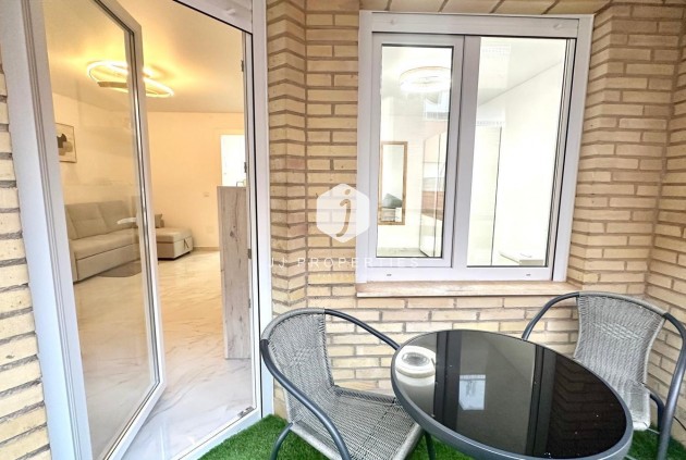 Resale - Apartment / flat -
Torrevieja - Playa del Cura