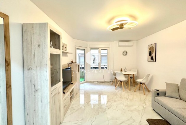 Resale - Apartment / flat -
Torrevieja - Playa del Cura