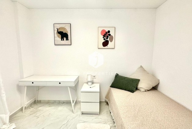 Resale - Apartment / flat -
Torrevieja - Playa del Cura