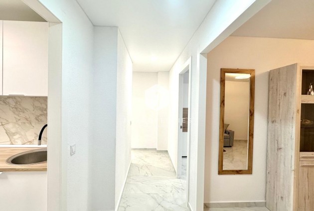 Resale - Apartment / flat -
Torrevieja - Playa del Cura