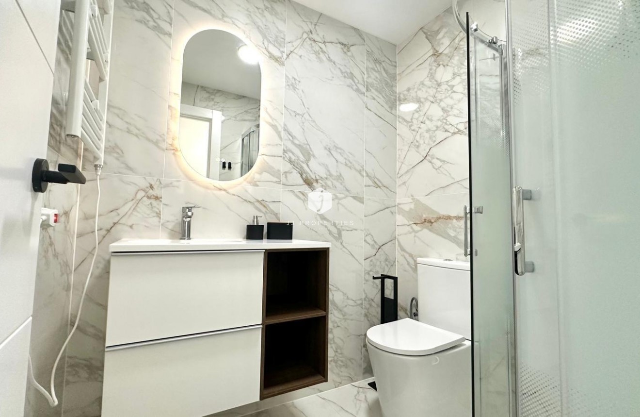 Resale - Apartment / flat -
Torrevieja - Playa del Cura