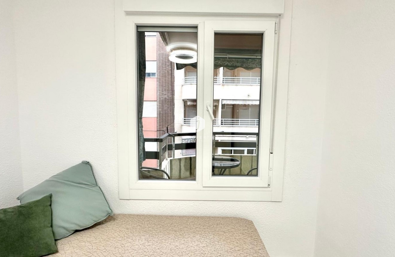 Resale - Apartment / flat -
Torrevieja - Playa del Cura